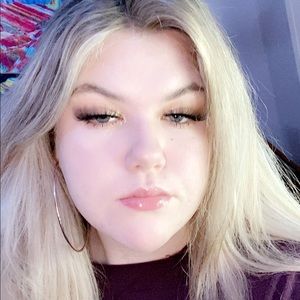 Meet your Posher, Laci